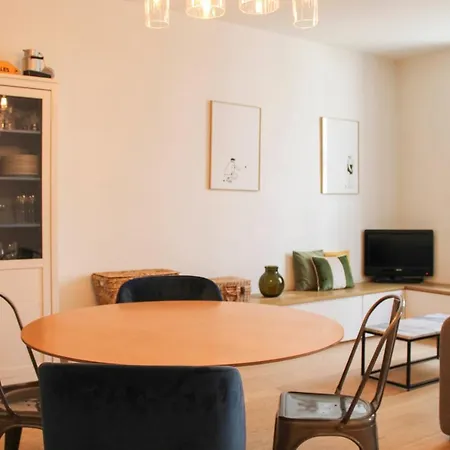 Bright And Charming 60m Family Flat Apartment Paris
